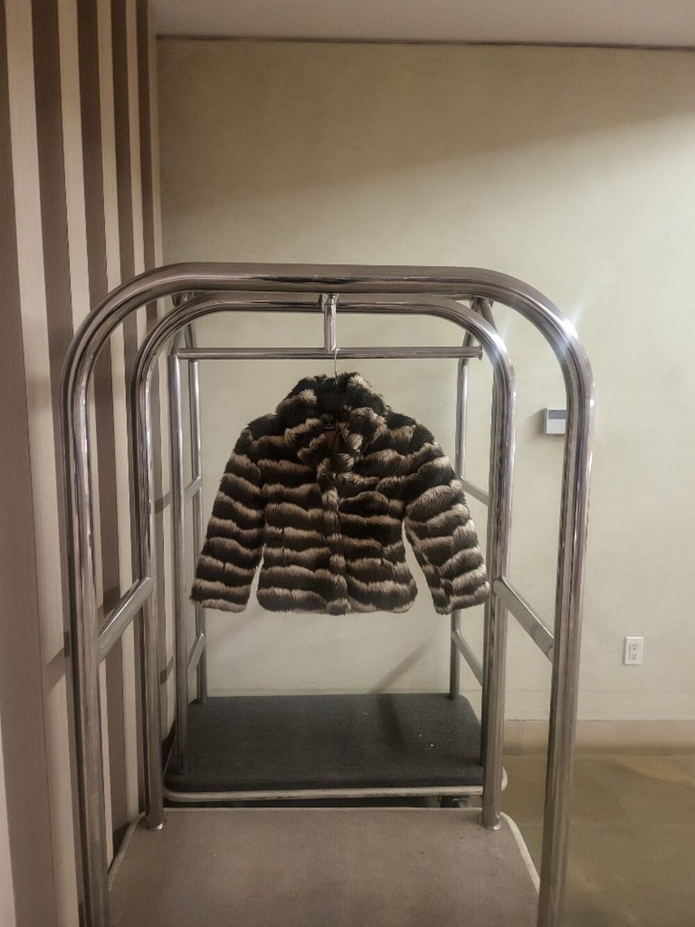 Vintage Girls Baby Phat Fur - Picture 12 of 16